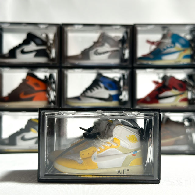 Air ‘Jordan 1 High ‘Ow Yellow’ Keychain